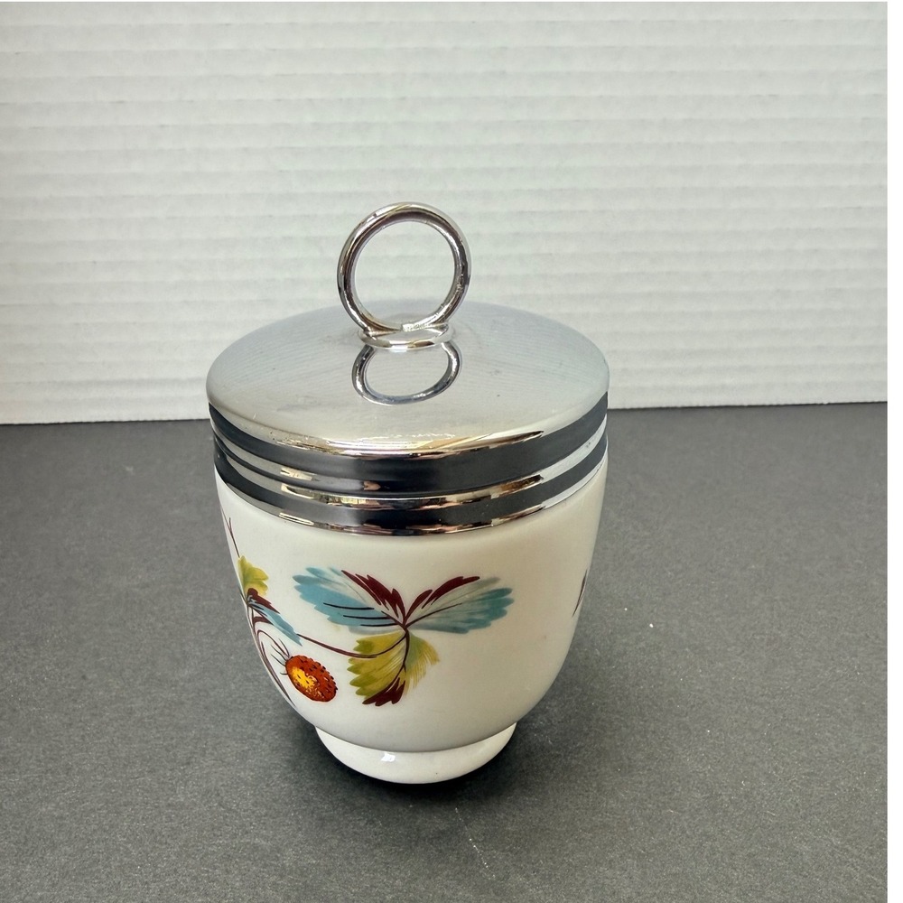 Royal Worcester Porcelain Egg Coddler Wild Strawberry Butterfly Made in England - Picture 2 of 8